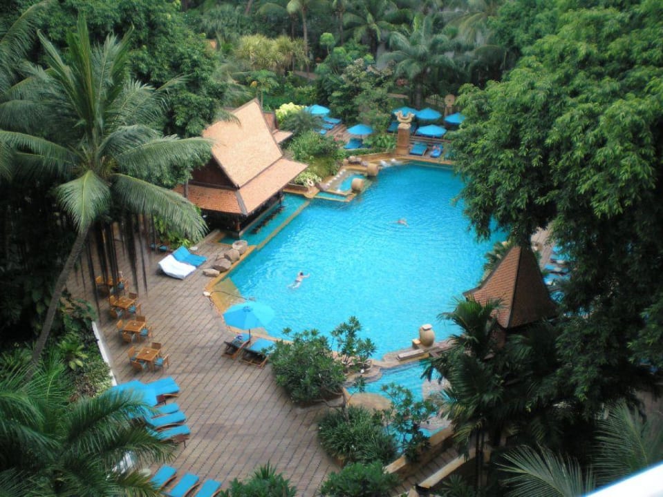 Pool Avani Pattaya Resort
