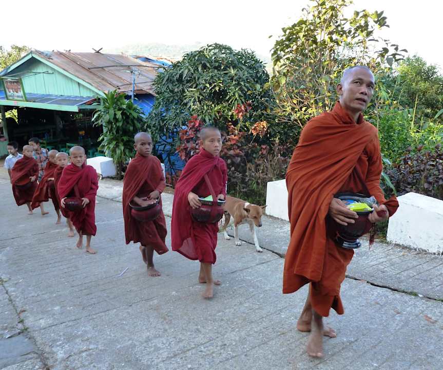 Weg auf den Berg Mountain Top Hotel