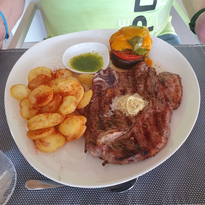 Gastro Anissa Beach & Village