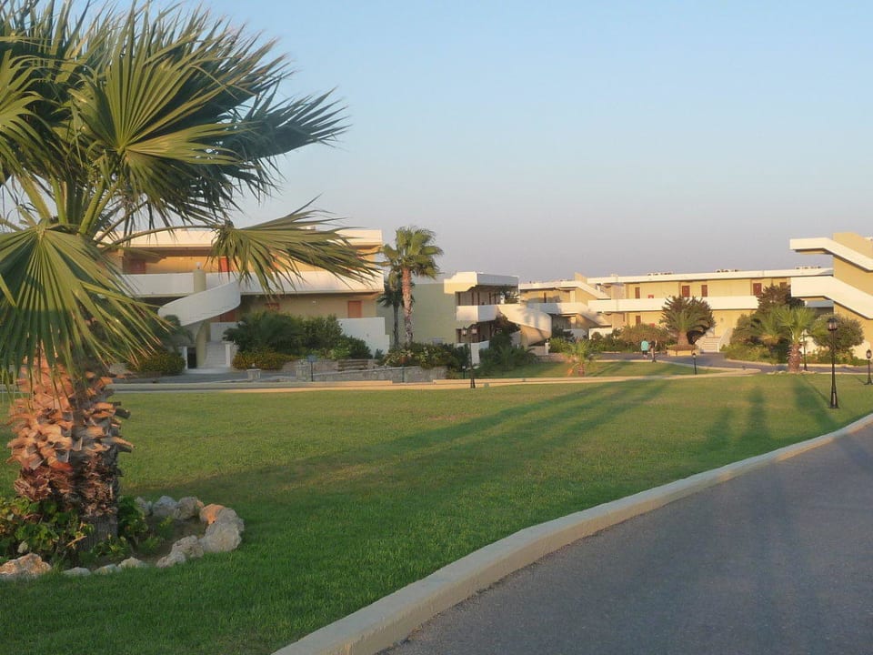 Aussenansicht Richtung Horizon Royal Hotel Kalithea Horizon Royal