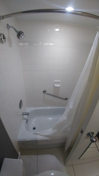 Zimmer Cambridge Suites Hotel