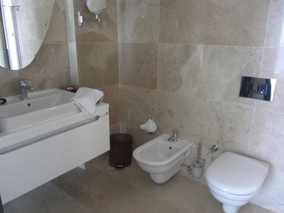 Bad - weiße Suite Villa Bianka