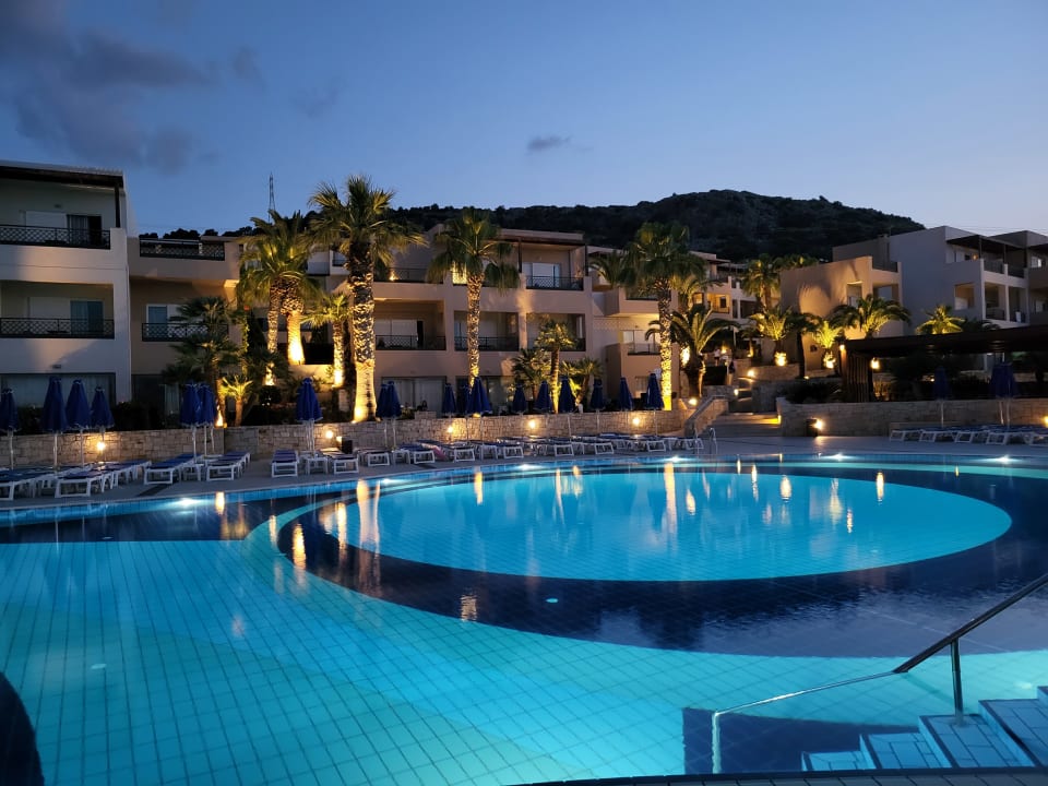 Pool Grand Hotel Holiday Resort