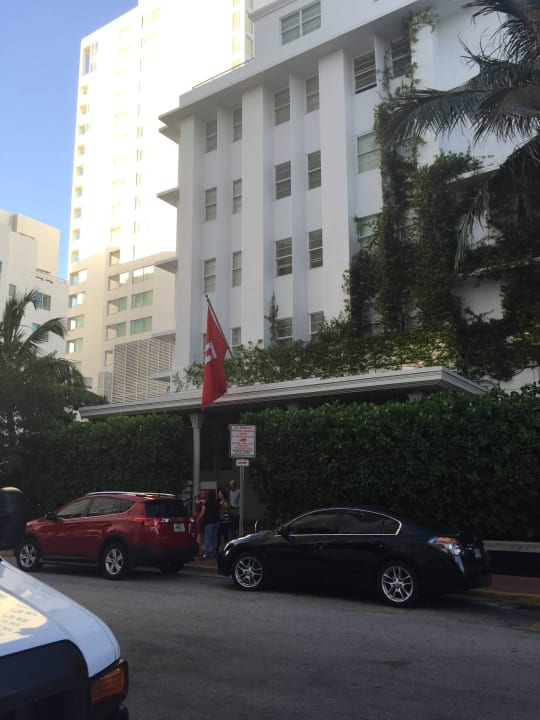 Eingang The One50 Hotel, BW Signature Collection