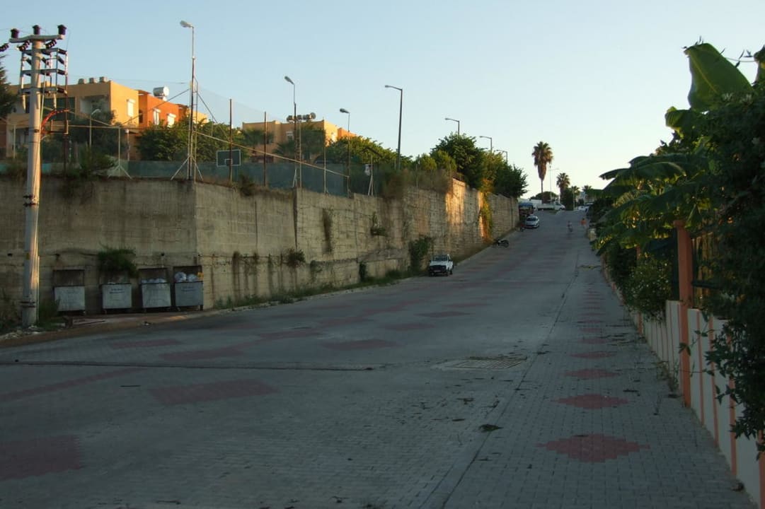 Straße zum Hotel FUN&SUN Smart Hane Sun Hotel