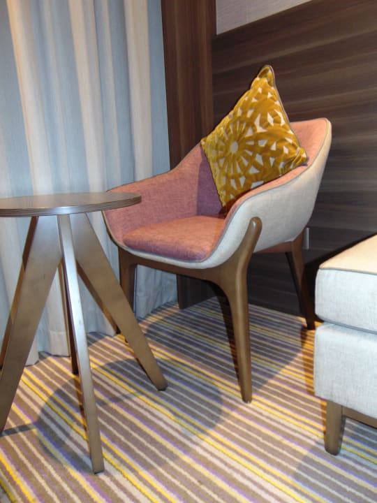 Zimmer Hampton By Hilton Dubai Airport