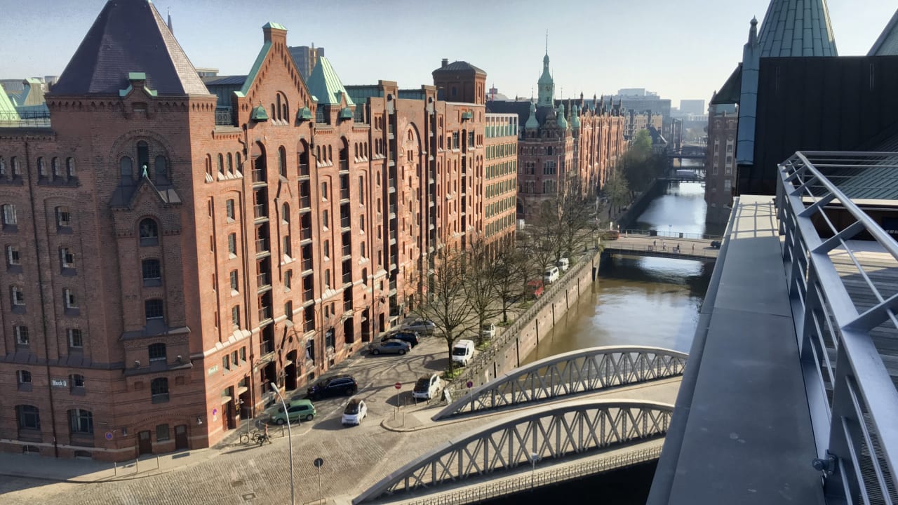 Ausblick AMERON Hamburg Hotel Speicherstadt