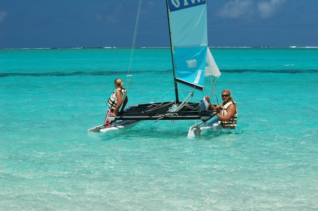 Catamaran vor Noix de Coco Hotel Noix de Coco
