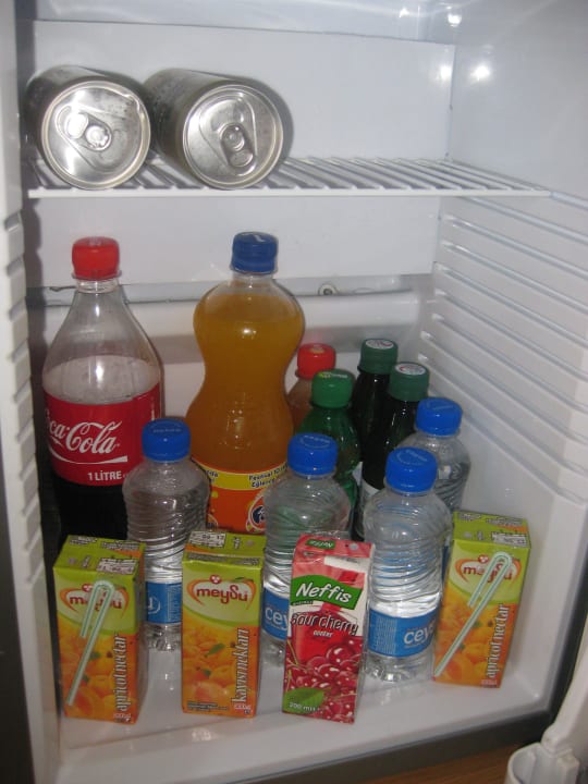 Volle Minibar Saturn Palace Resort Hotel