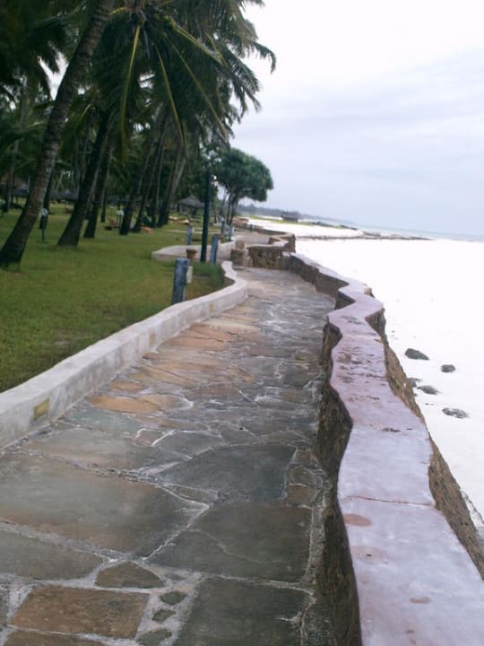 Hier kommt die Flut Neptune Village Beach Resort & Spa