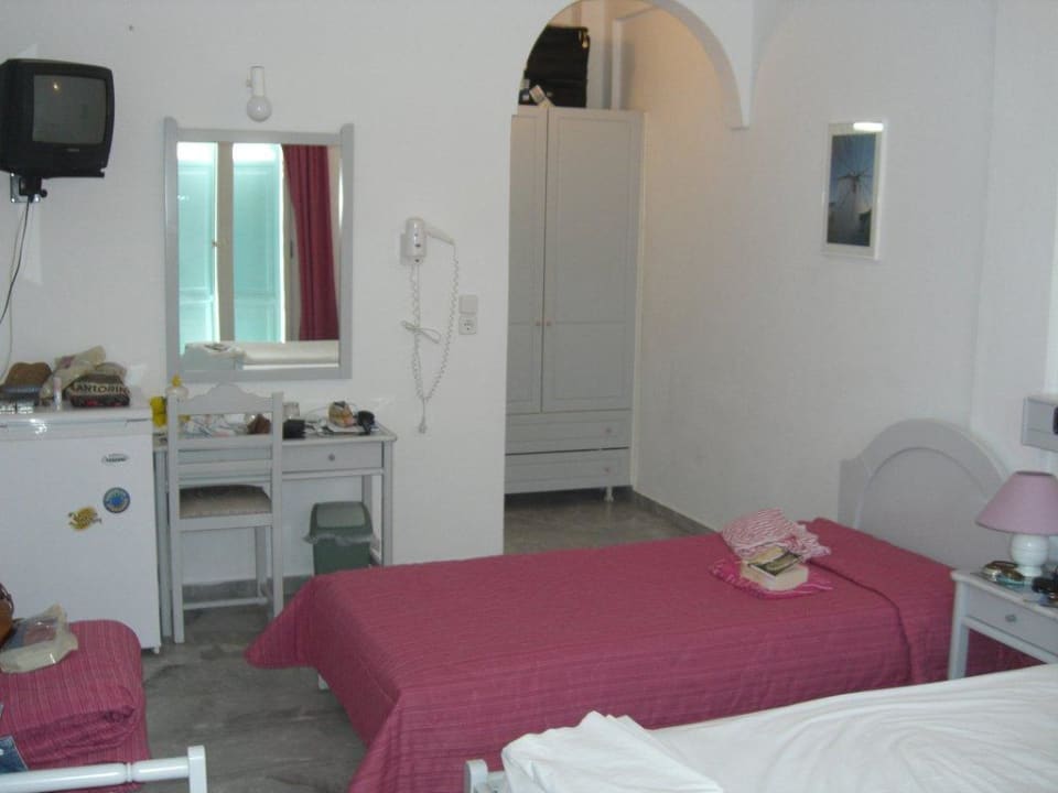 Dreibettzimmer Nr. 18. Hotel Strogili
