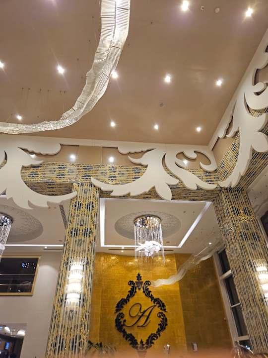 Lobby Azura Deluxe Resort & Spa Hotel