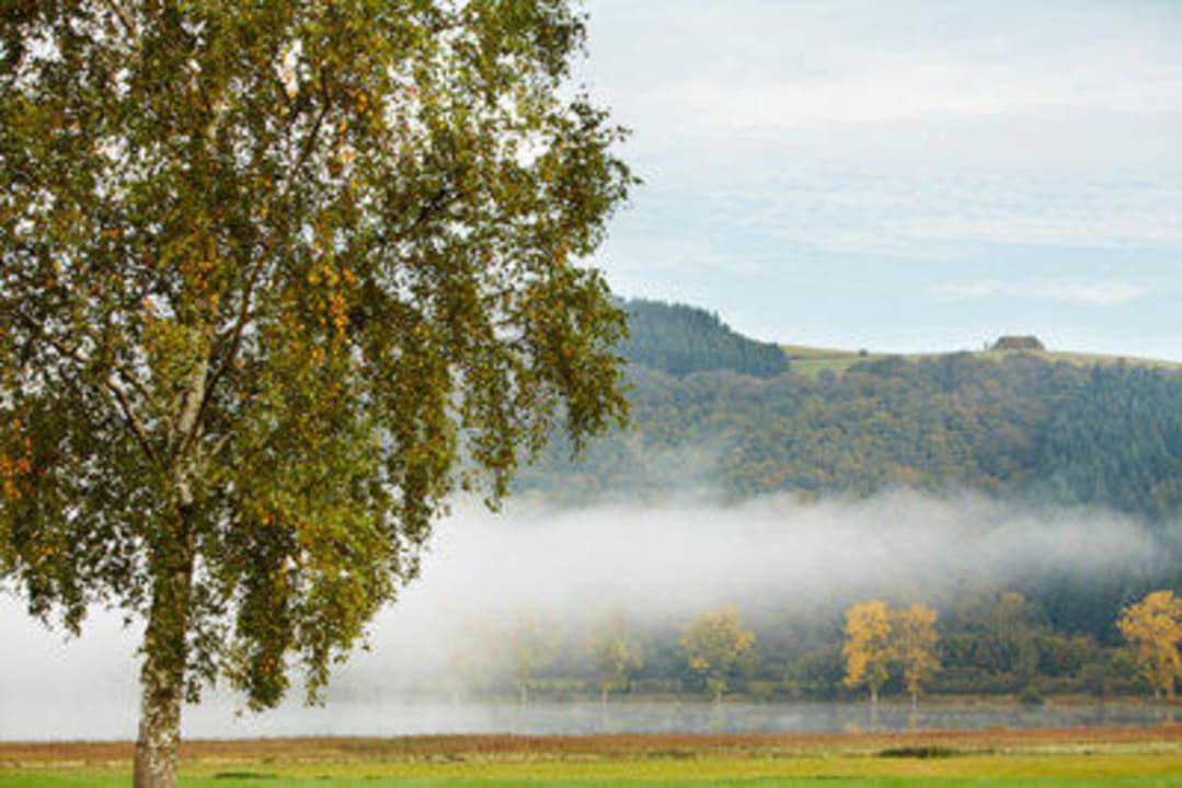 Blick zum Kratersee  MAARIUM Hotel