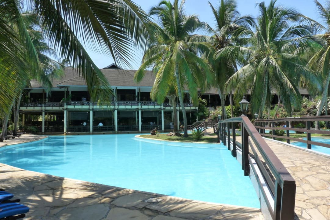 Restaurant zur Lunchtime PrideInn Flamingo Beach Resort & Spa