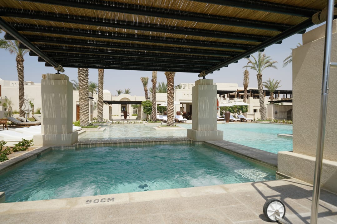Pool Al Wathba, a Luxury Collection Desert Resort & Spa, Abu Dhabi