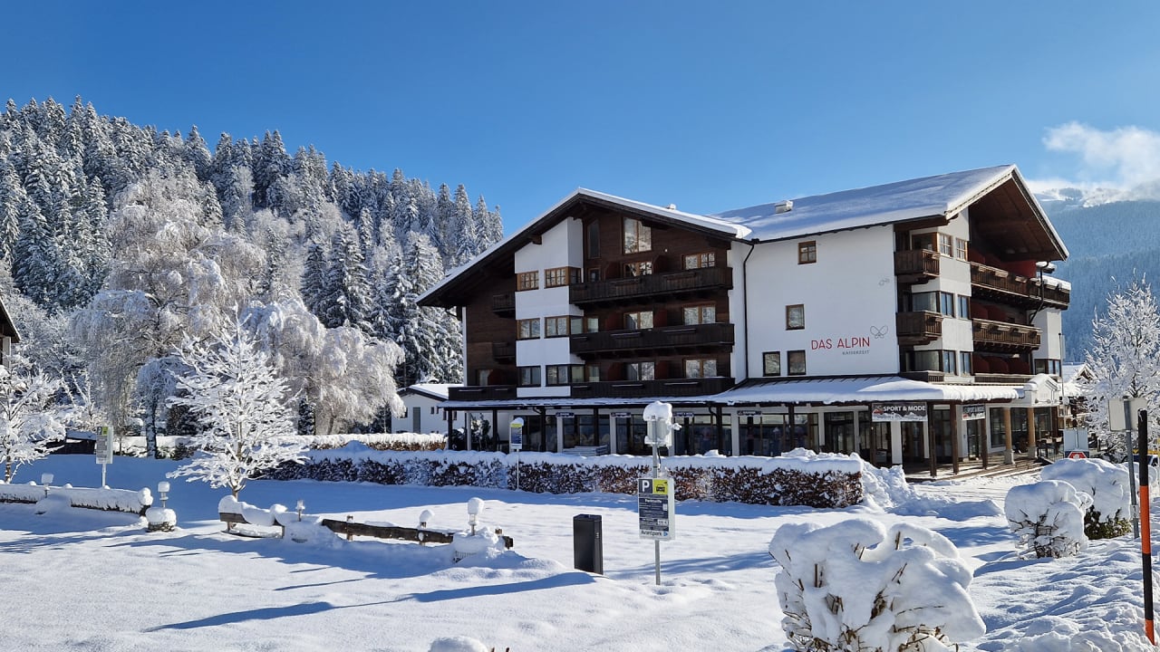 Außenansicht Garni Hotel - Das Alpin Kaiserzeit