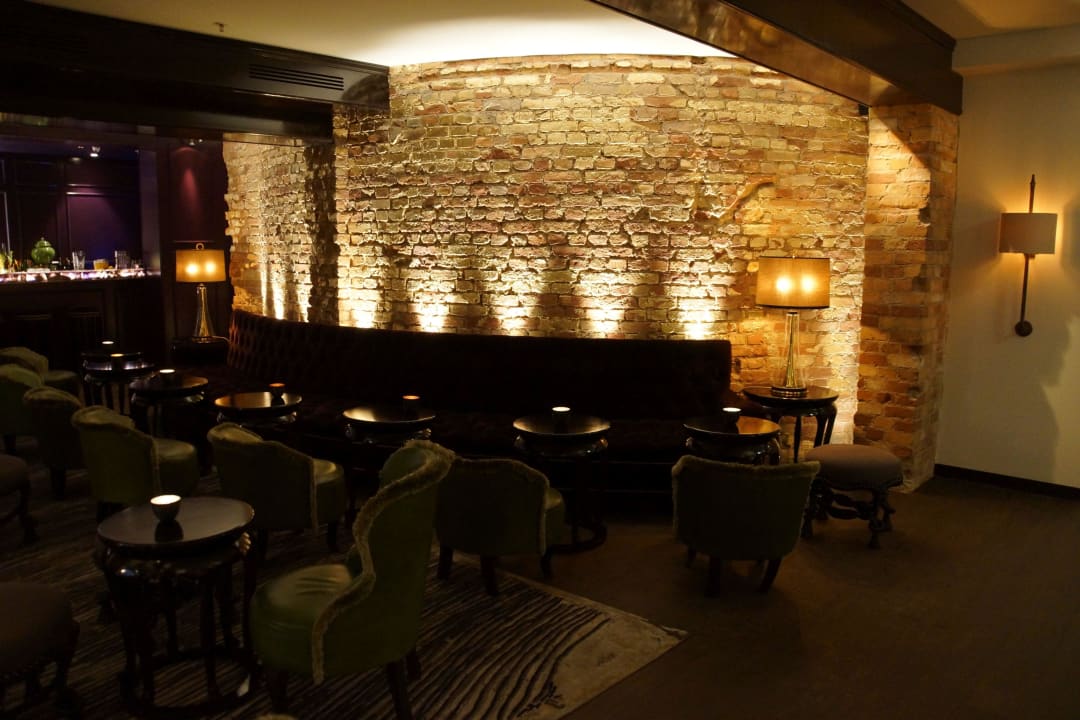 Schöne Dekoration und Beleuchtung. Hotel Zoo Berlin