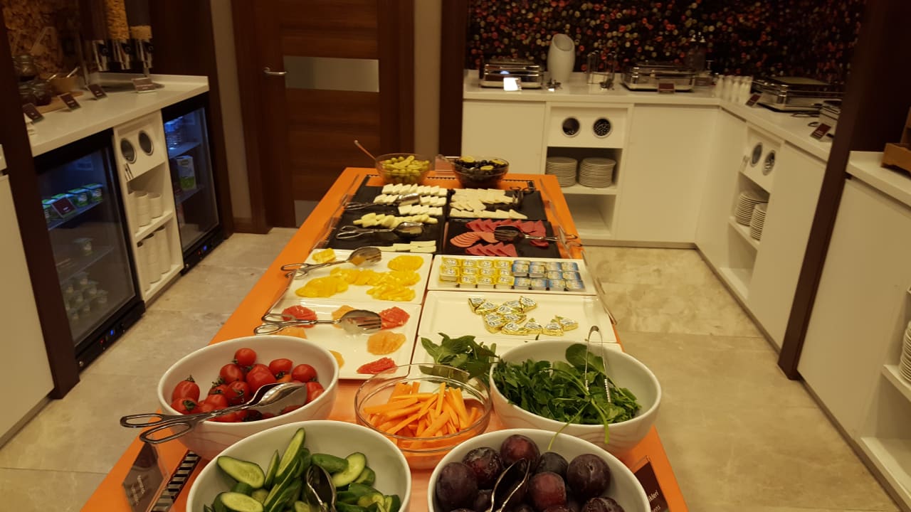 Restaurant Hampton by Hilton Istanbul Atakoy