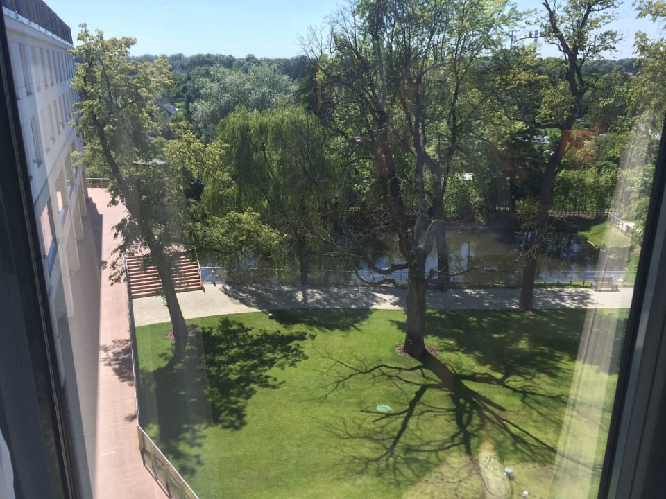 Ogród DoubleTree by Hilton Hotel & Conference Centre Warsaw