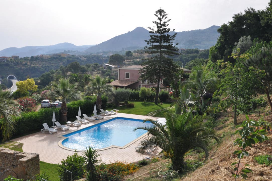 Man kann deutlich sehen, wie nah die Autobahn ist! Agriturismo Villa Luca