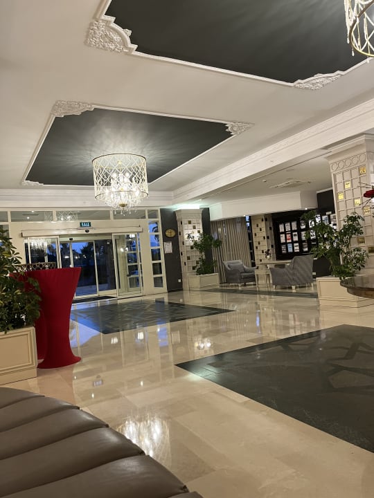 Lobby Bella Resort & Spa