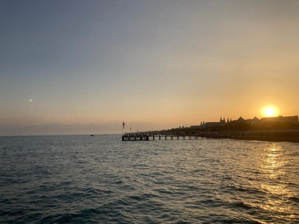 Strand Royal Wings Hotel