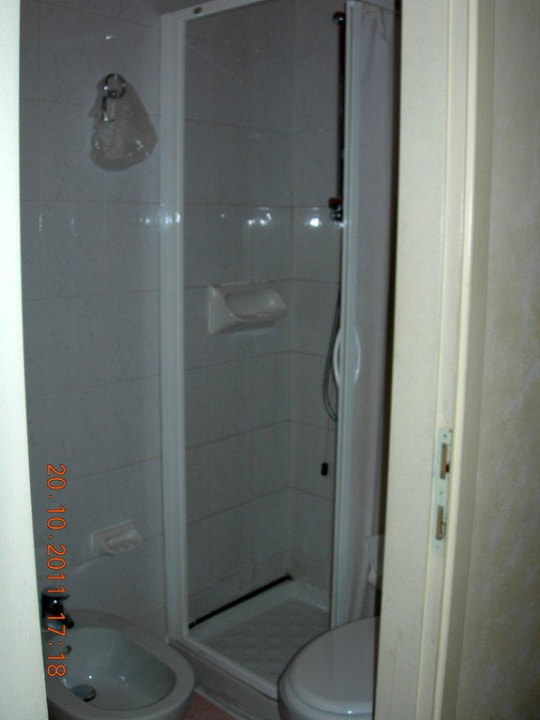 Dusche 50x50 cm! Hotel Machiavelli Palace