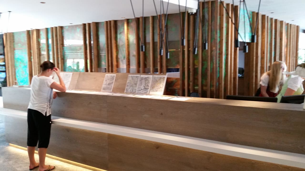 Neue Rezeption Hotel Schwarzenstein