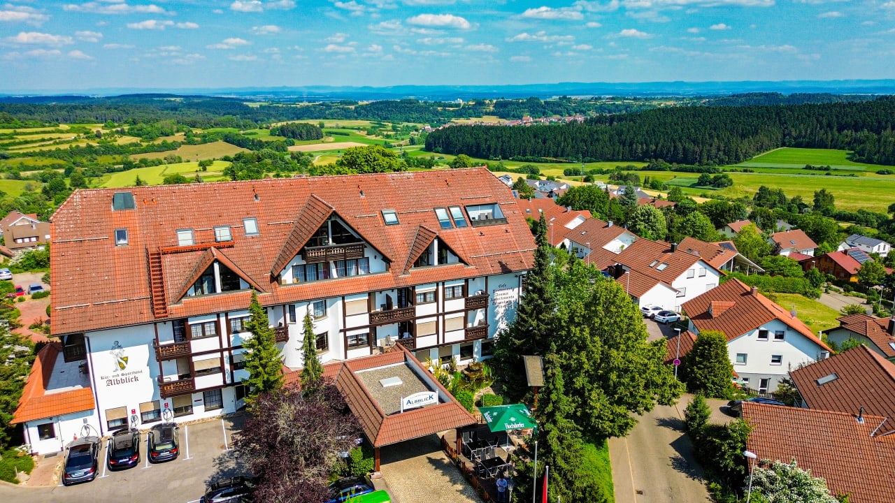 Außenansicht Vital- und Wellnesshotel Albblick