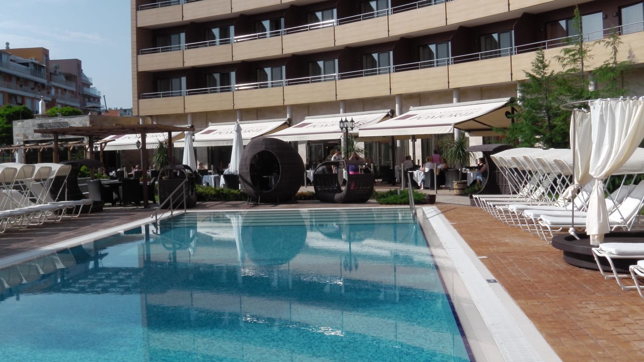 Relax - Pool Grand Hotel Pomorie