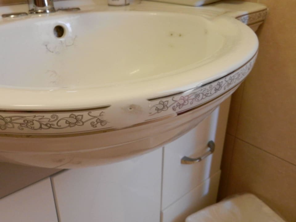 Waschbecken beschädigt Hotel Nevada Hamburg