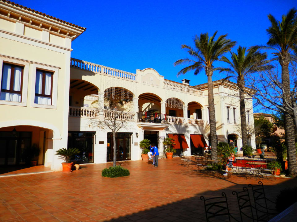 Blick zum Hauptrestaurant  ROBINSON CALA SERENA