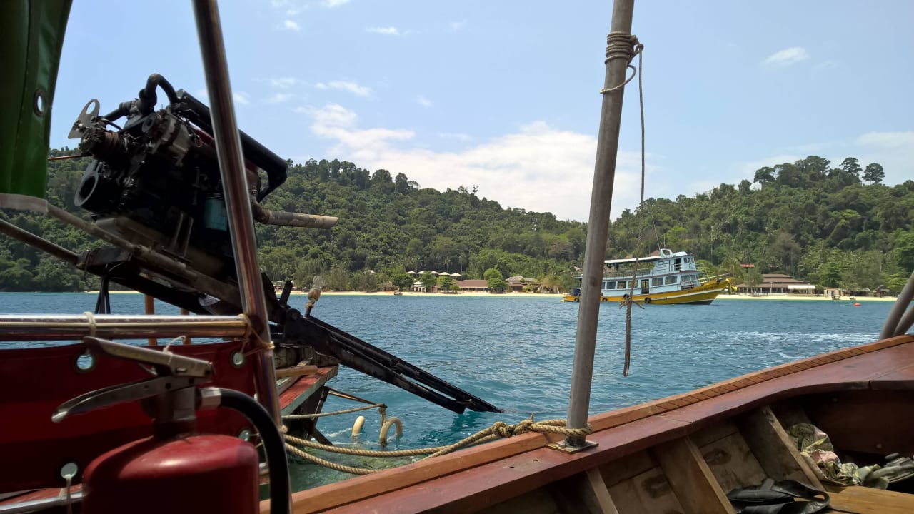 Übersetzen per Longtailboot Hotel Koh Hai Paradise Resort