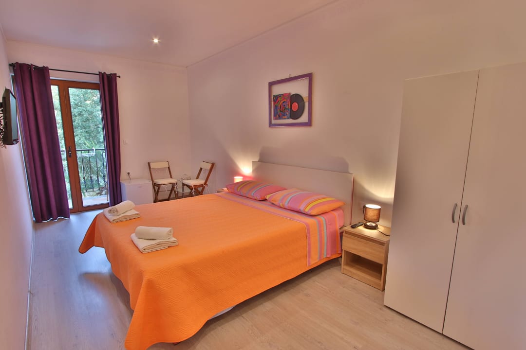 Comfort room Meražola Rooms and Apartment Feral