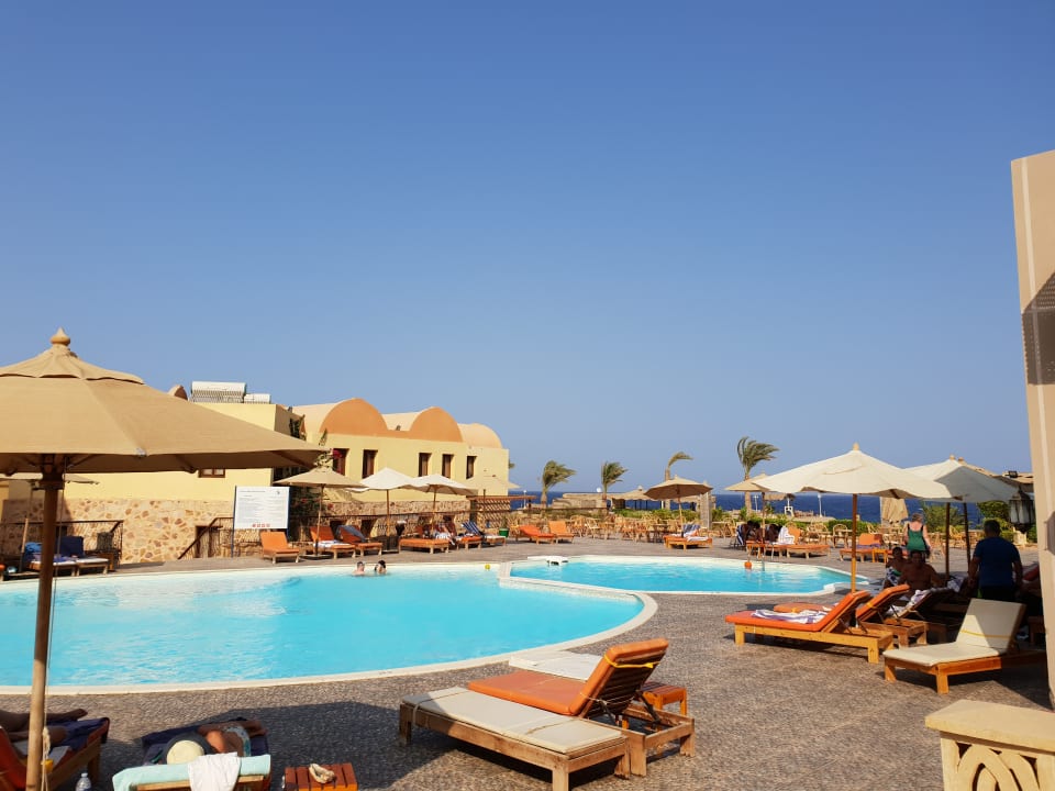 Pool Rohanou Beach Resort