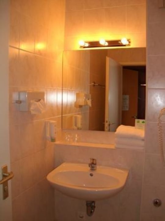 Badezimmer Good Morning + Berlin City East