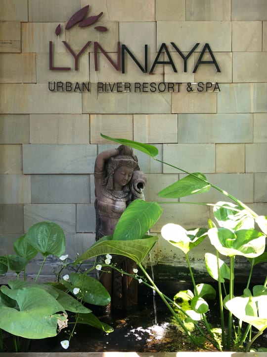 Eingang Lynnaya Urban River Resort