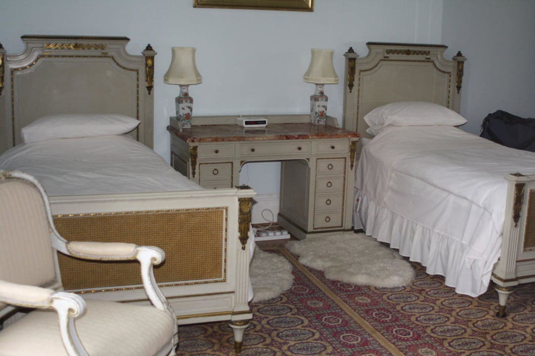 Twin Bedroom Minard Castle B&B
