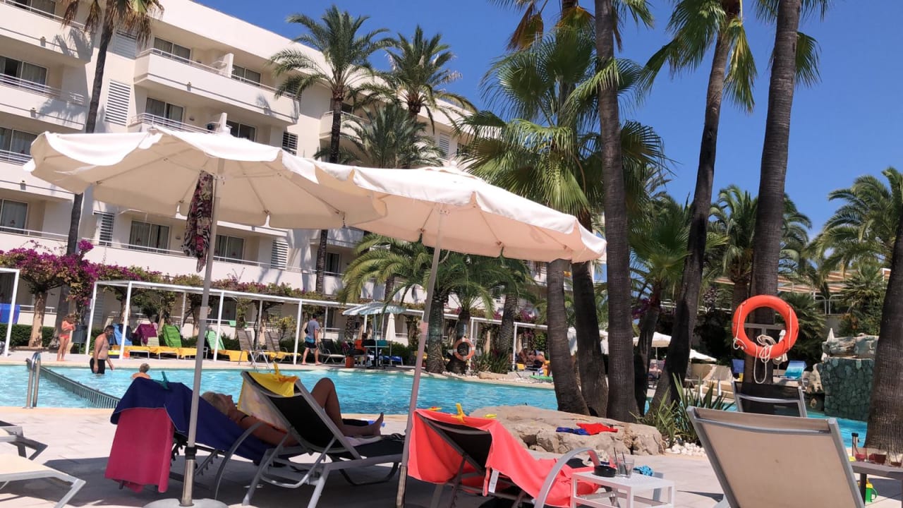 Pool Hotel Rosella by Intelier