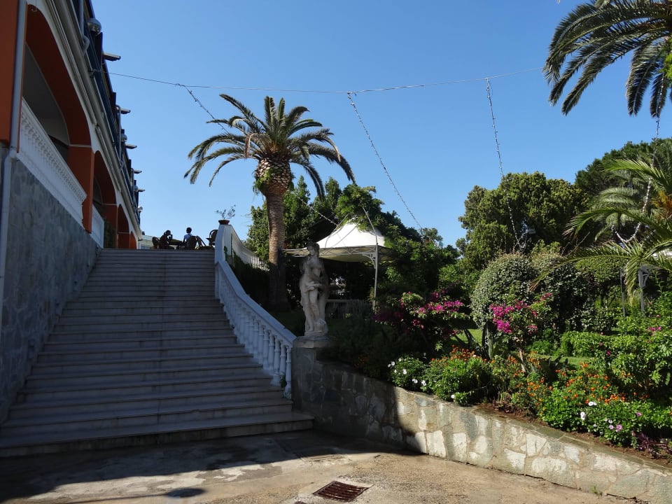 Treppenaufgang zum Poolbereich Aldiana Club Rocca Nettuno Calabria