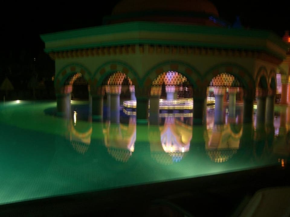 Die Poolbar im Holiday Village Kamelya Aishen Club