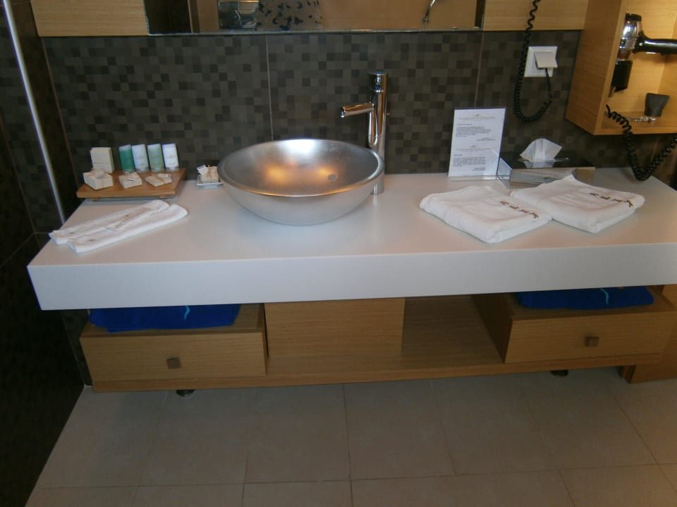 Bad Alexandra Golden Boutique - Adults only