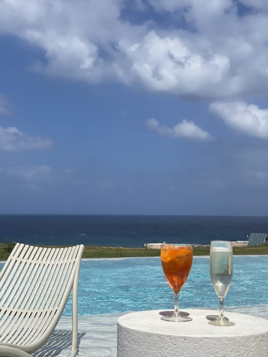 Pool The Royal Senses Resort, Curio Collection by Hilton