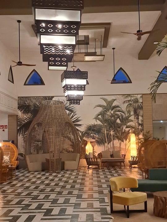 Lobby Hotel Riu Karamboa