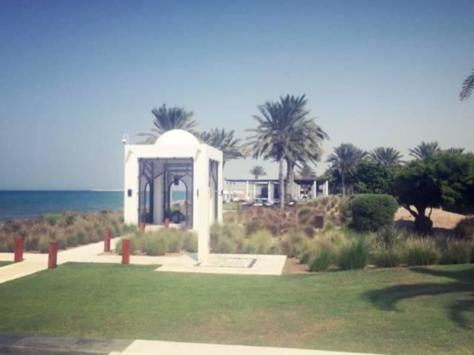 Blick vom grossen Pool zum mittleren Pool The Chedi Muscat