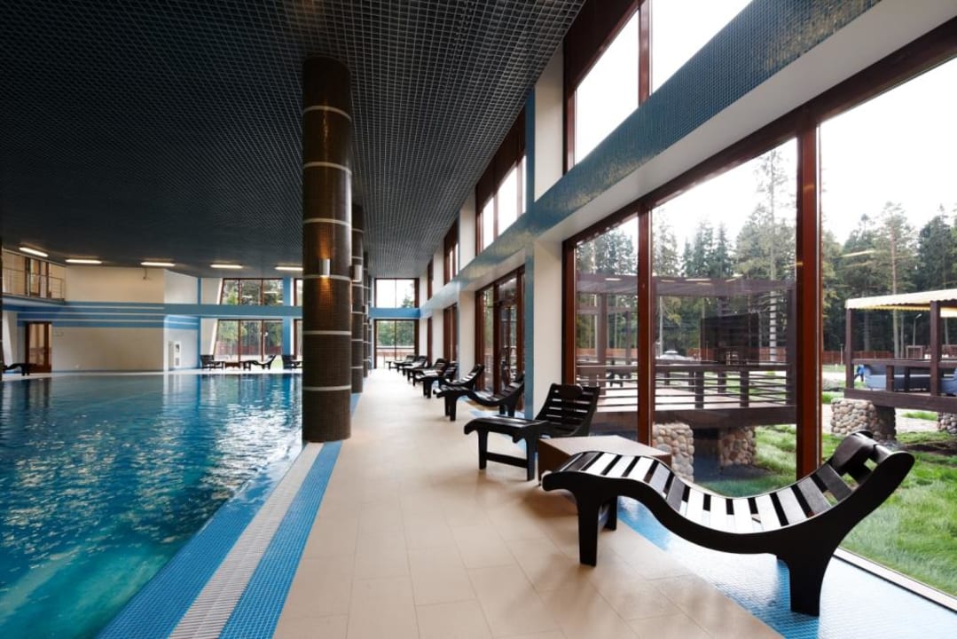 Бассейн Hotel ForRestMix Club