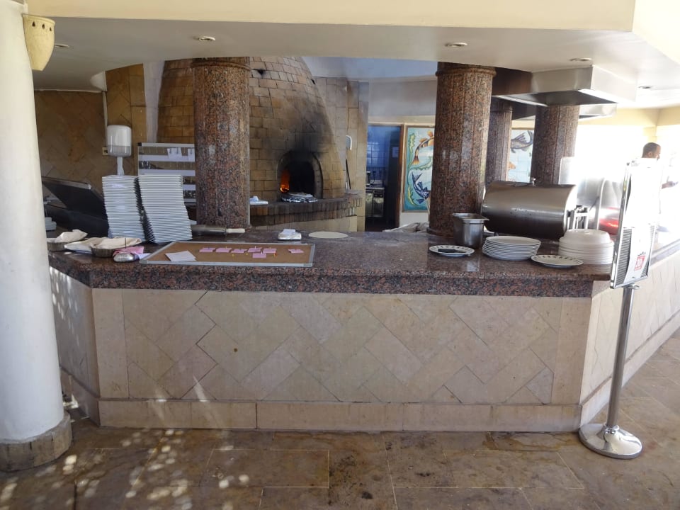 Hier gibts das Mittagsessen Hotel Sheraton Soma Bay Resort