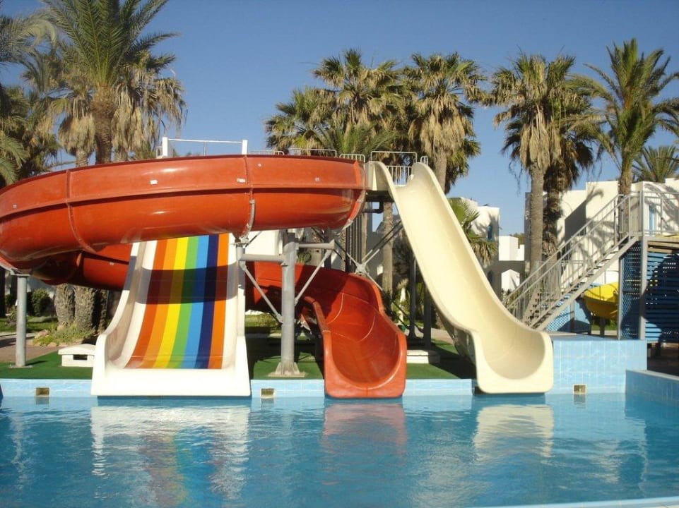 Die Rutschen für die "großen" Kinder Ruspina Beach Resort