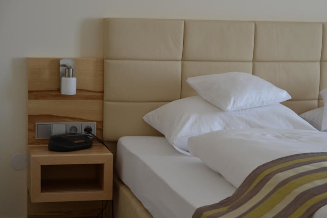 Moderne Zimmer mit großem Flat-TV Thula Wellnesshotel Bayerischer Wald