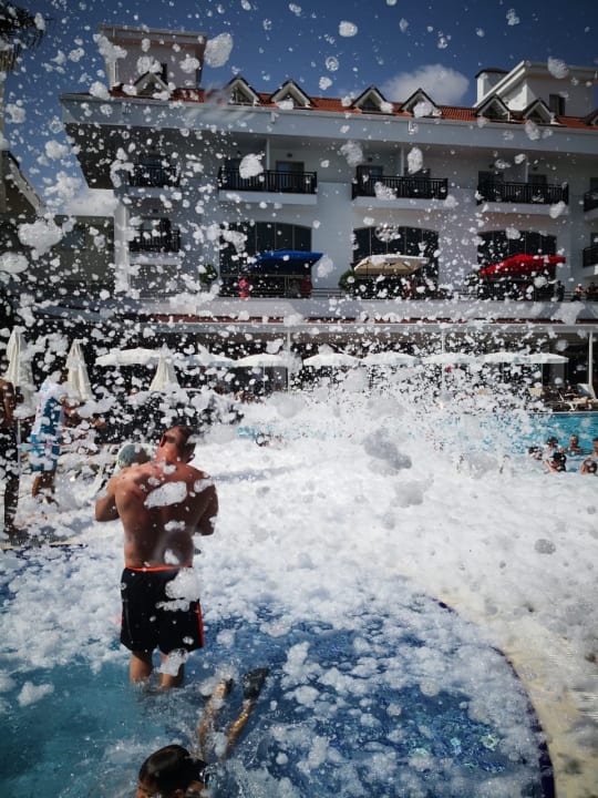 Schaumparty Side Aquamarin Resort & Spa